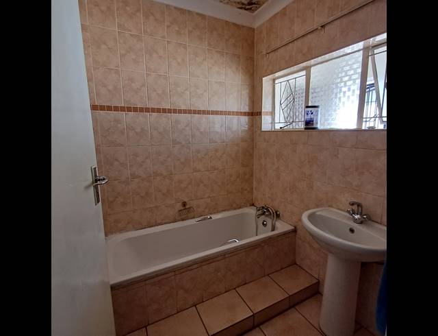 3 BEDROOM HOUSE FOR SALE IN THREE RIVERS